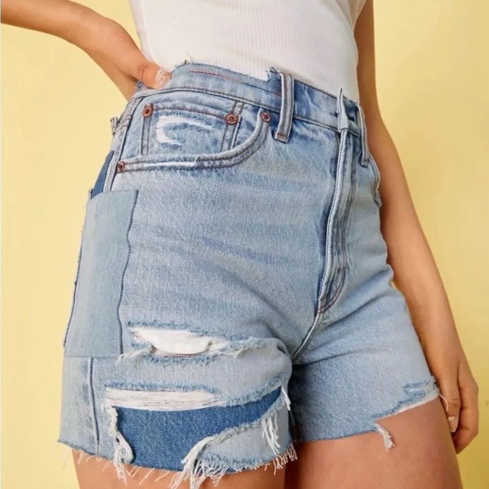 American Eagle AE Pride Denim Highest Waist
'90s Boyfriend Short Size 0